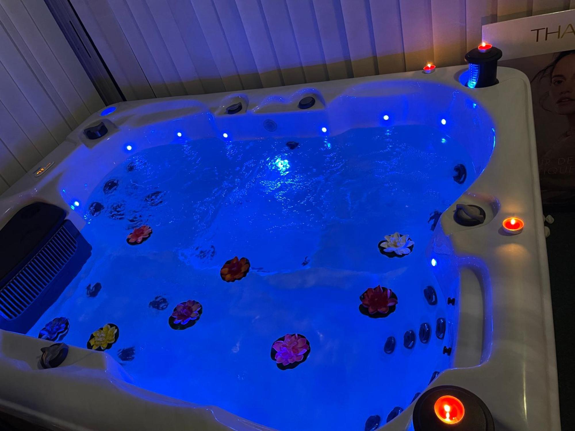 Houdarling Chalet Et Spa Hammam Jacuzzi Et Sauna Nîmes Zewnętrze zdjęcie